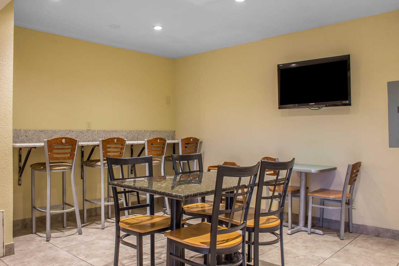 Quality Inn Parker Bagian luar foto
